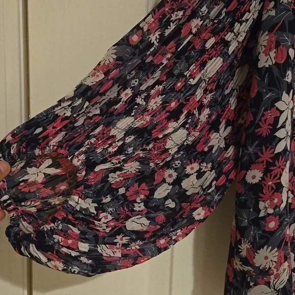 Ann Taylor Floral V-Neck Blouse - Pink, Black, and White - Picture 3 of 4